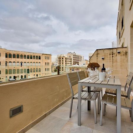 Bright And Central 2 Bedroom Apartment In Слима Екстериор снимка