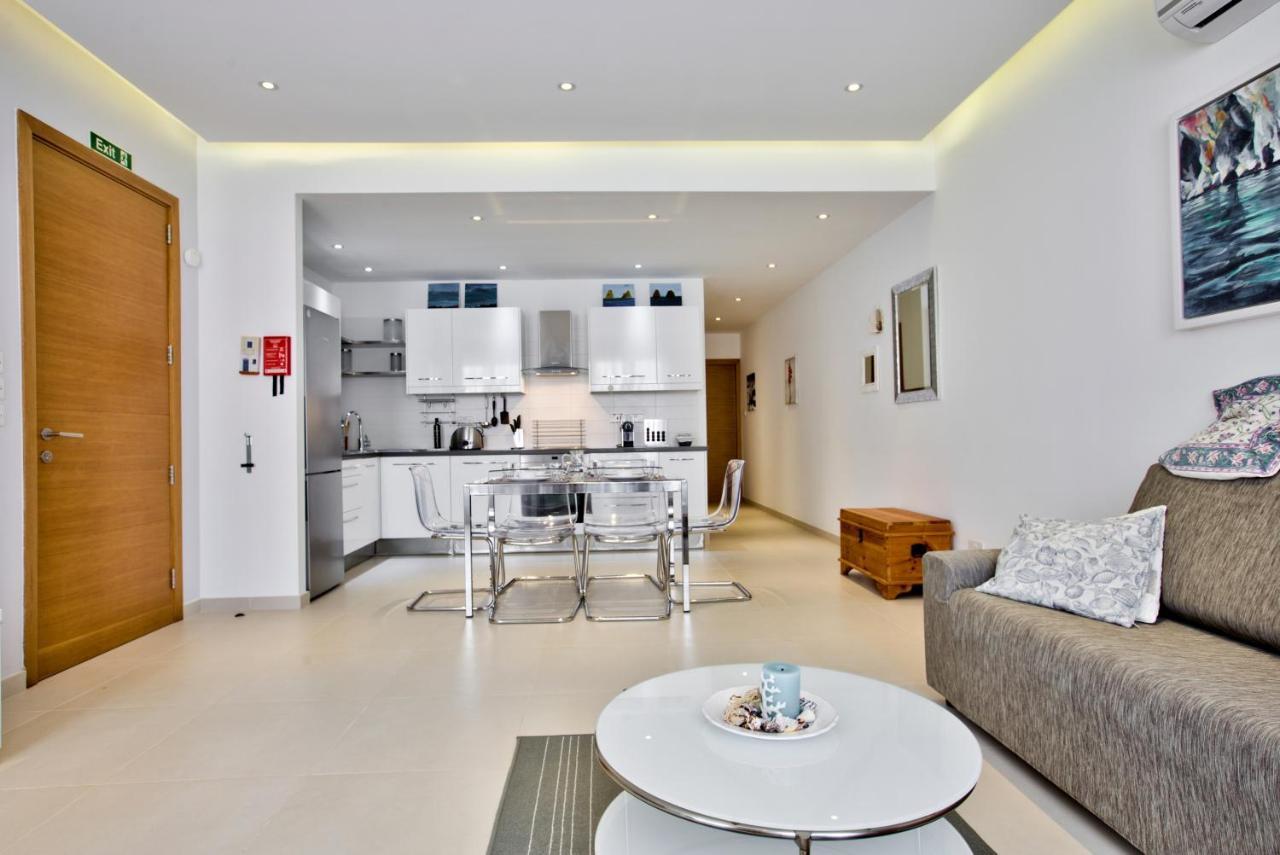 Bright And Central 2 Bedroom Apartment In Слима Екстериор снимка